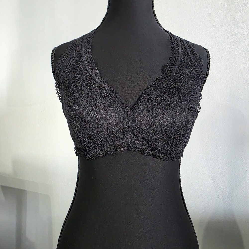 NWOT Victoria's Secret Black Lace Bralette - Size L